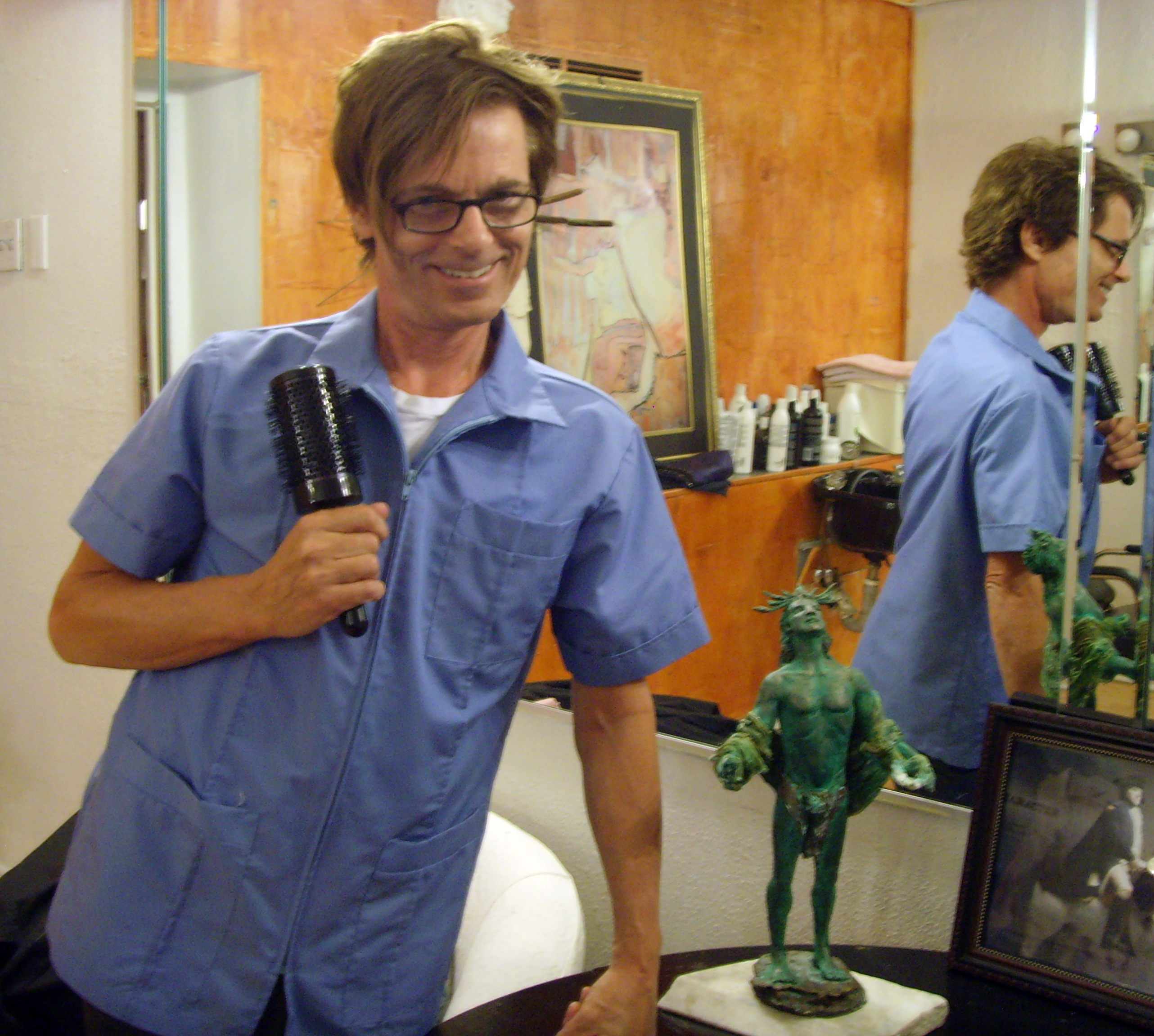 Butch Maxwell as Larry duMort